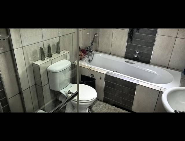 3 BEDROOM FREEHOLD FOR SALE IN WATERVAL EAST